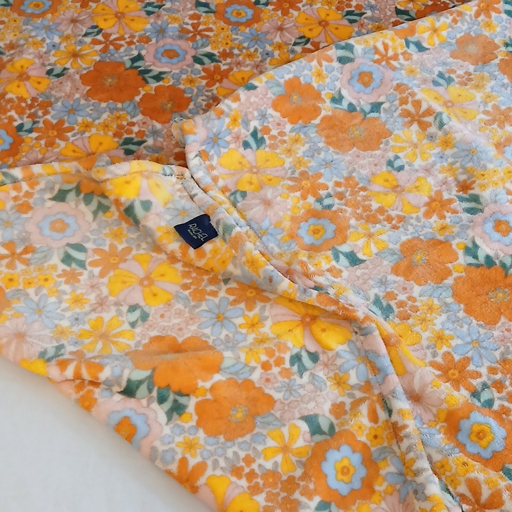 RACHEL Rachel Roy Floral Plush Throw - Picture 9 of 11